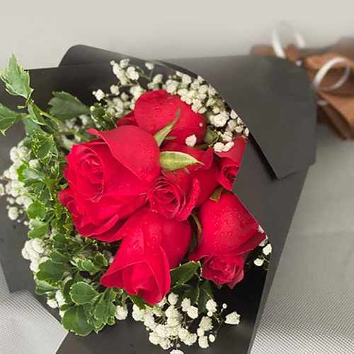 Luxurious Bouquet of 6 Red Rose