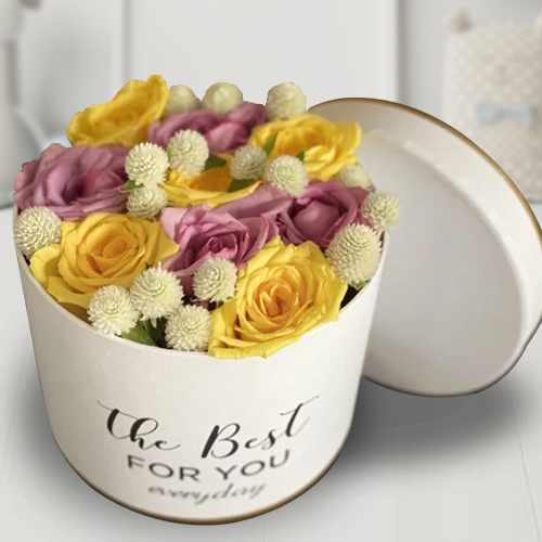 Round Box of Yellow and Champagne Roses