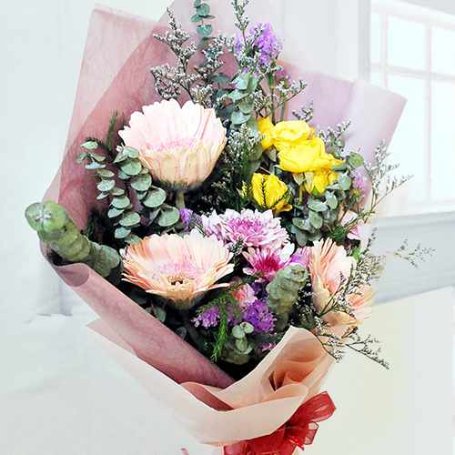 Charming Bouquet of Gerbera Rose and Poms