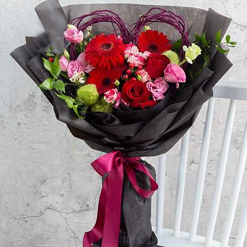 Bouquet of Red Gerberas and Pink Roses