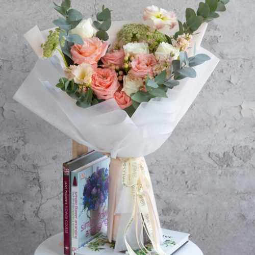 Bouquet of Artistical mix of Fresh Roses 