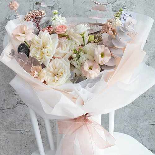 Luxurious Soft Tone Bouquet 