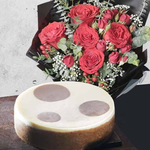 New York Cheese Cake N Red Rose Bouquet